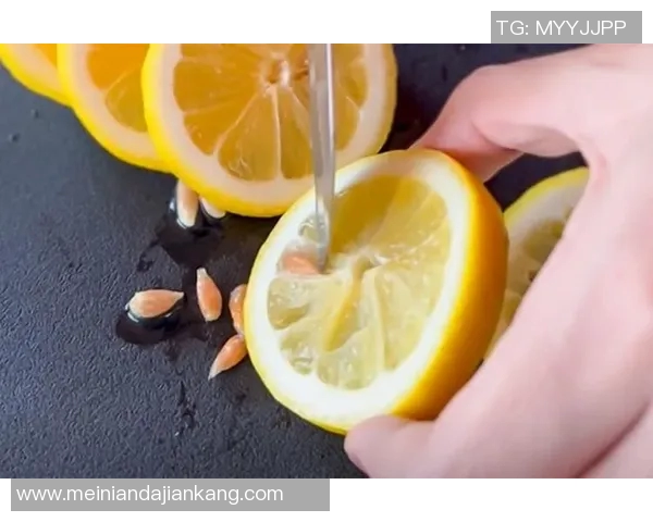 足球球星与奶茶的奇妙邂逅：从场上到茶饮，运动与休闲的完美融合